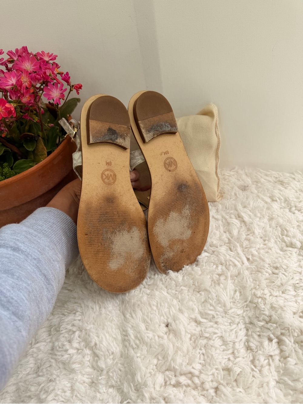 Michael Kors Heidi Floral Thong Sandals Mini MK Logo Flat Slingback Vanilla - Picture 4 of 4